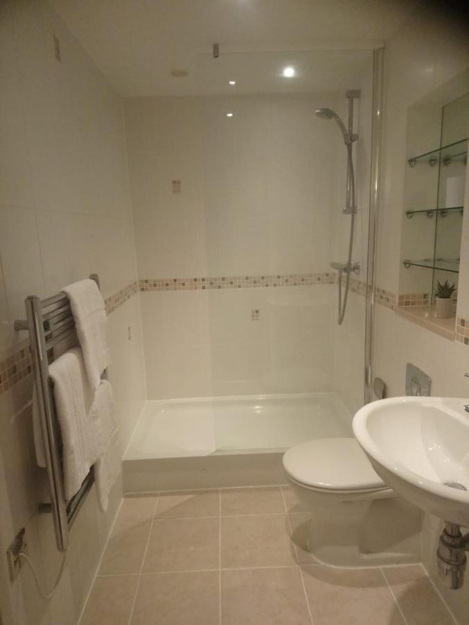 1 Bedroom Flat In Sheffield City Centre-Sleeps 4 ภายนอก รูปภาพ